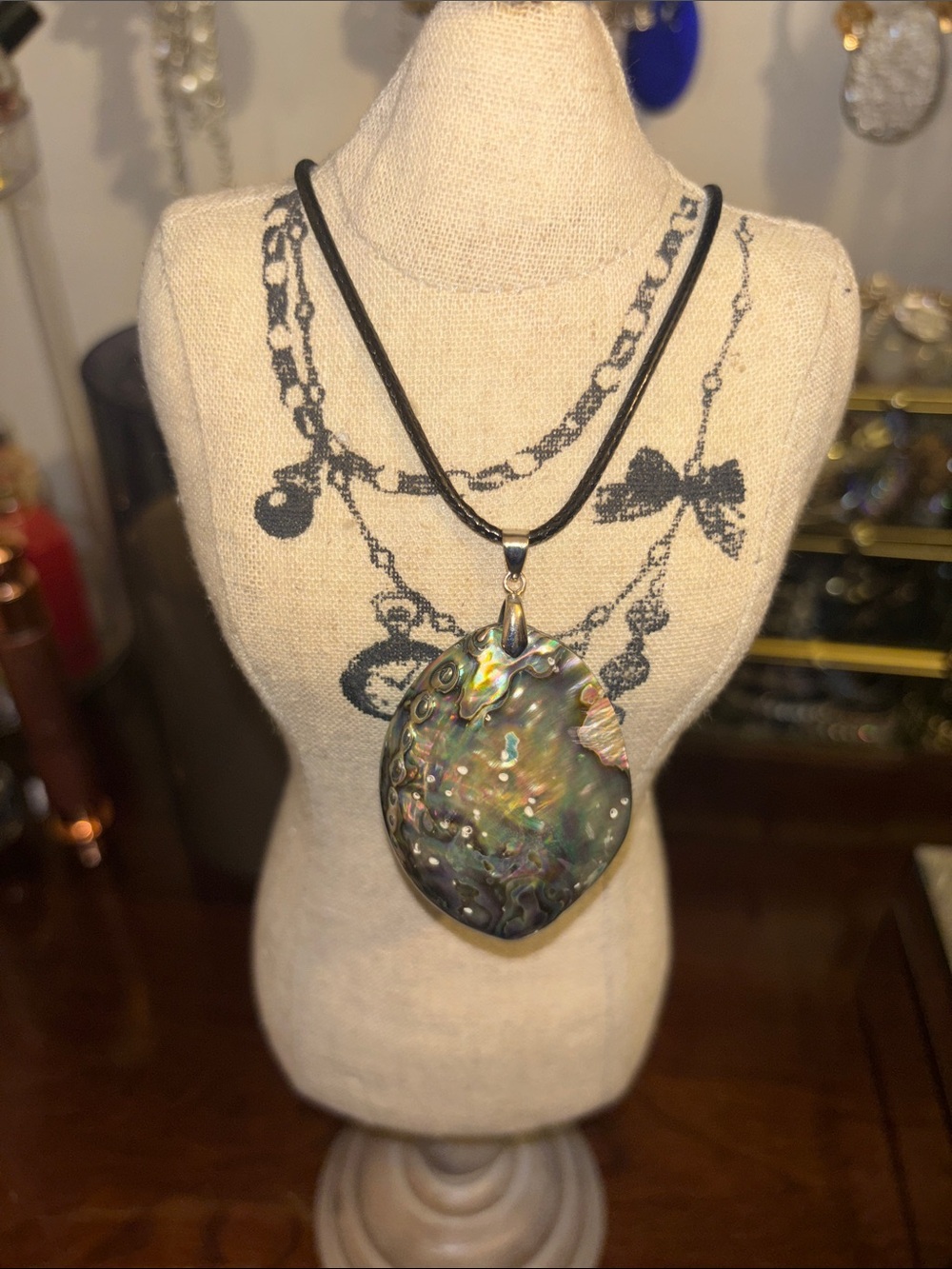 Abalone Shell Pendant Necklace - Iridescent Green Multi